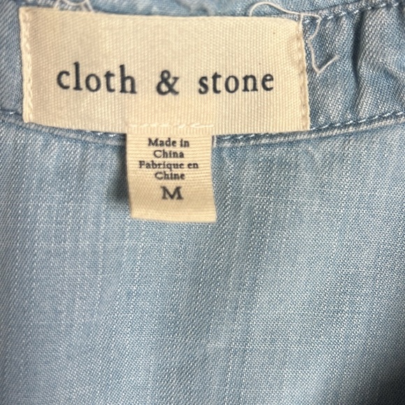 Cloth & Stone Denim Button Down Shirt Size Medium - Picture 2 of 5